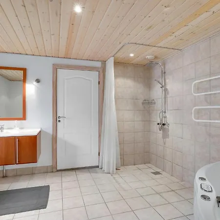 In With Sauna *