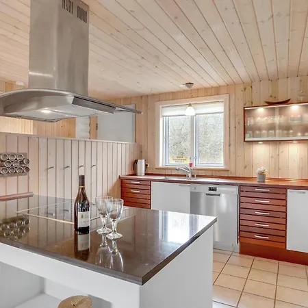 度假居 In With Sauna